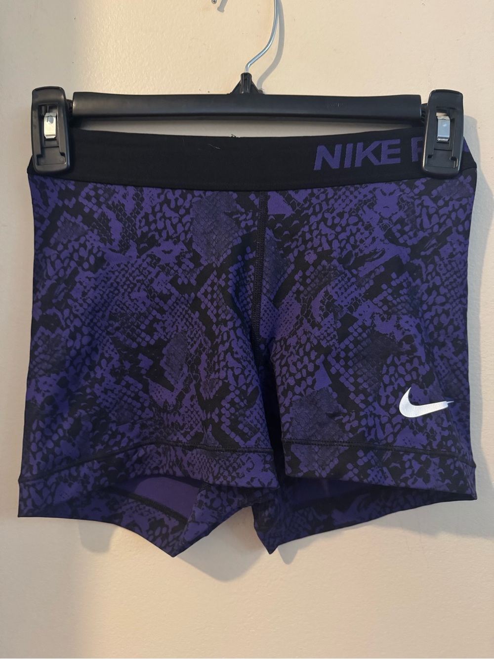 Nike Women's Purple Printed Training Shorts